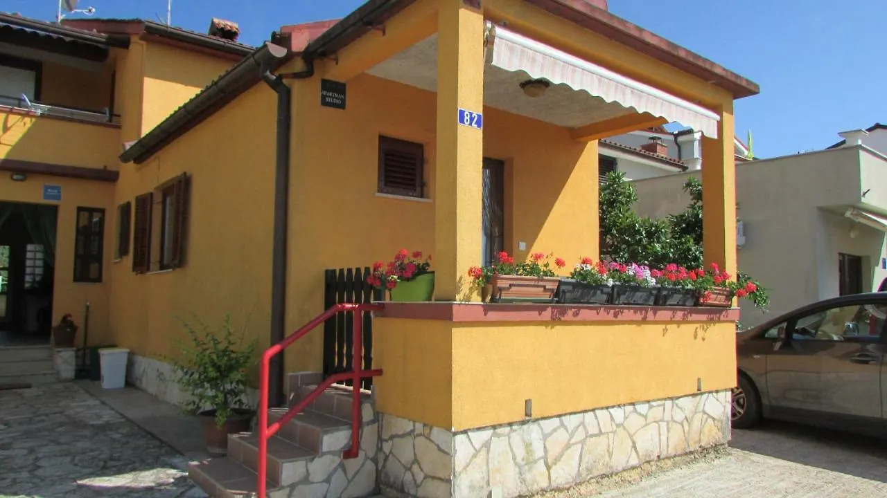 Apartmani Petunia Fazana Apartment