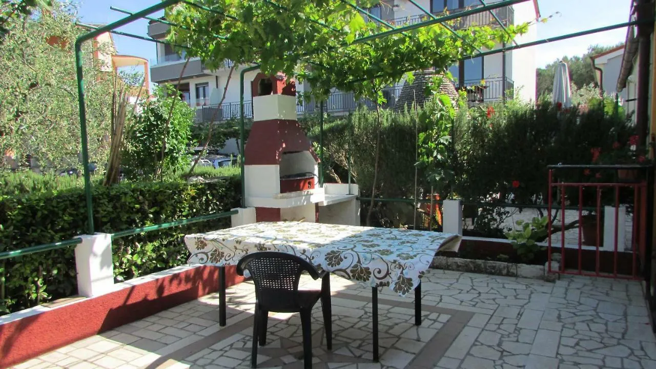 Apartmani Petunia Fazana Apartment